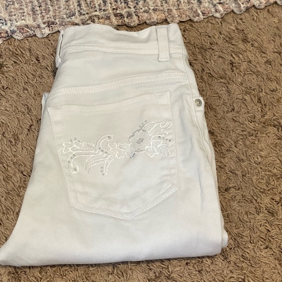 Gloria Vanderbilt white capri pants - Picture 3 of 5
